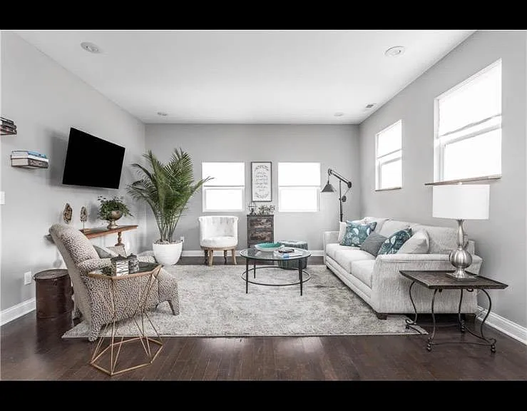 829 S Randolph St — Photo 5