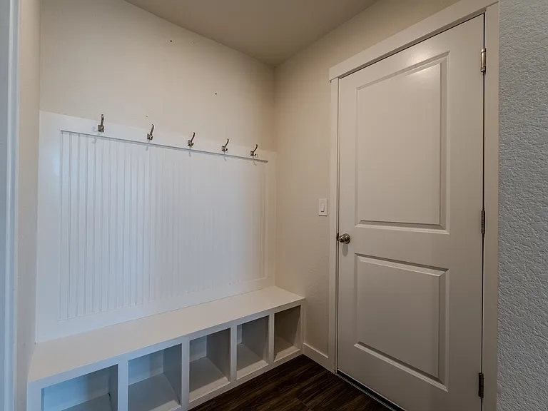 8172 Goldenray Pl — Photo 5
