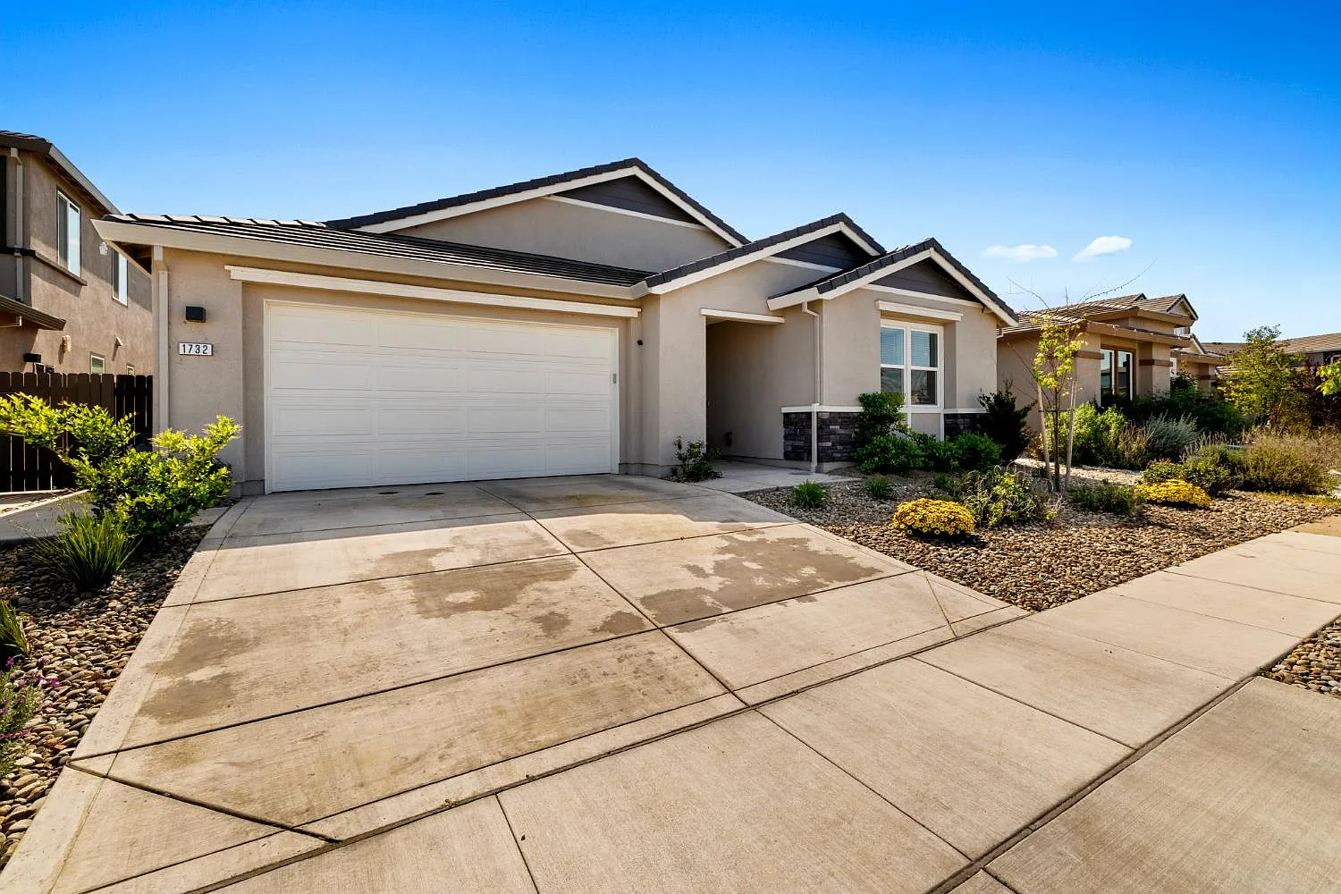 1732 Stinson Way photo 1