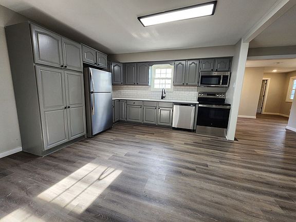 4th image of 304 N Dogwood St