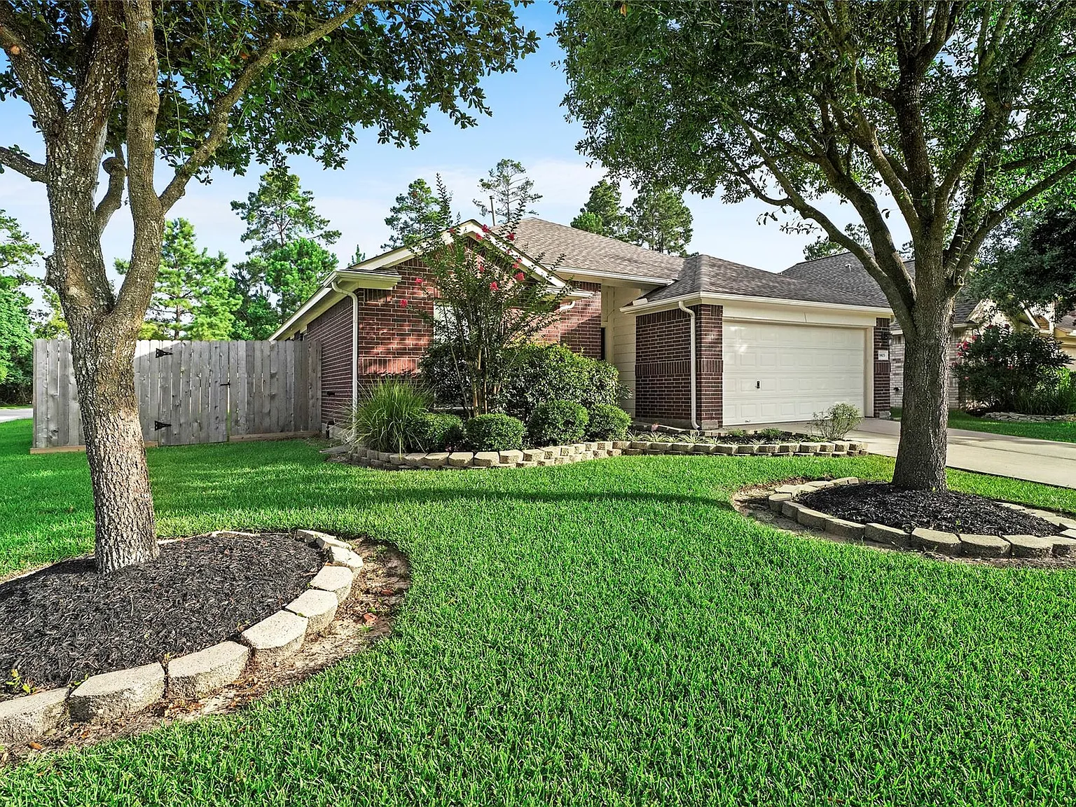 3 bed, 2.0 bath, 1674 sqft, $2,500 — Photo 2