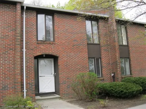 8 Eaton Ct, Amherst, MA 01002