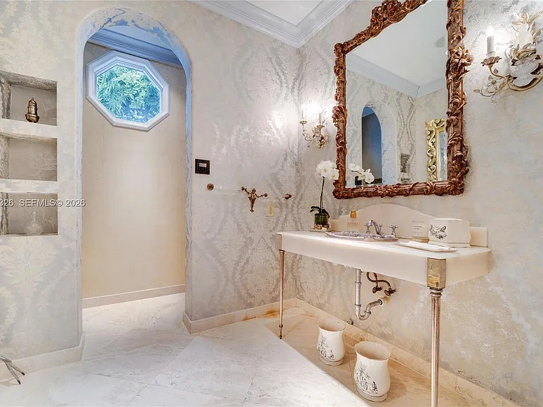 100 Palm Ave #1 — Photo 22