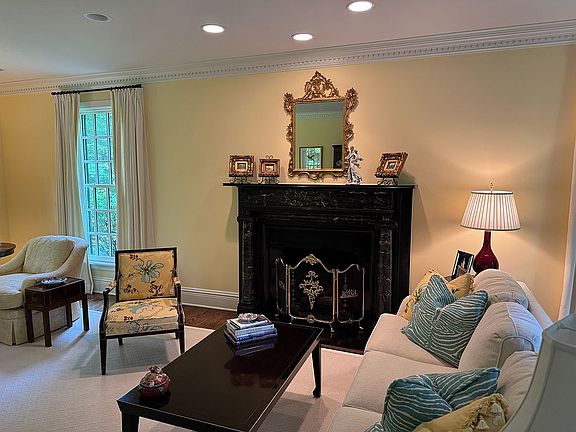 5th image of 560 Lakeland Dr