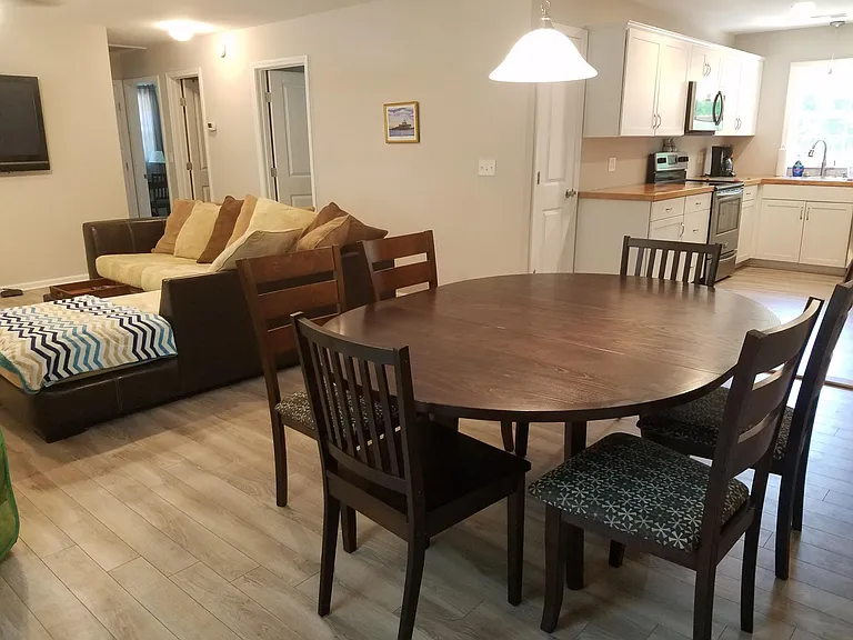 1402 Sineca Pl — Photo 5