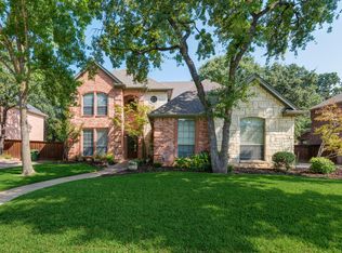 708 Lonesome Dove Trl, Hurst, TX 76054