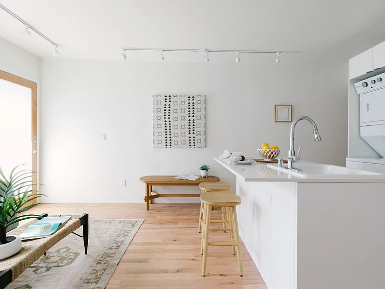221 N Catalina St #9 — Photo 5
