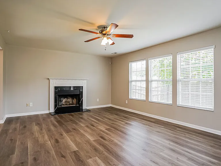 3783 Burtons Barn St — Photo 4