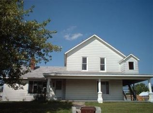 512 E Ridge St, Medaryville, IN 47957