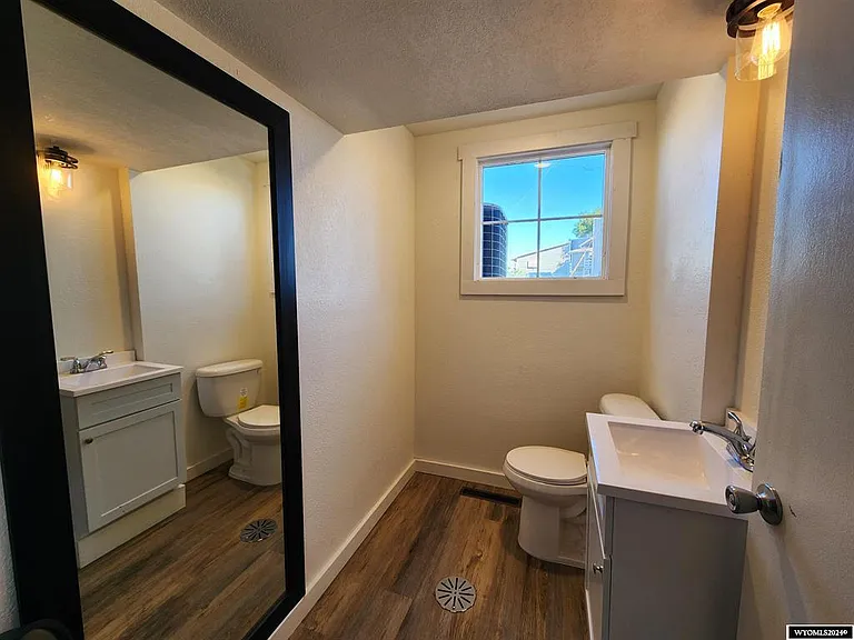 1445 S Poplar St #1 — Photo 10