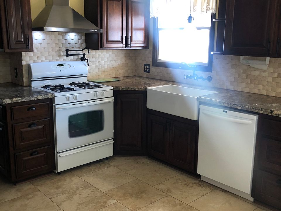 2nd image of 521 Mount Vernon Ave