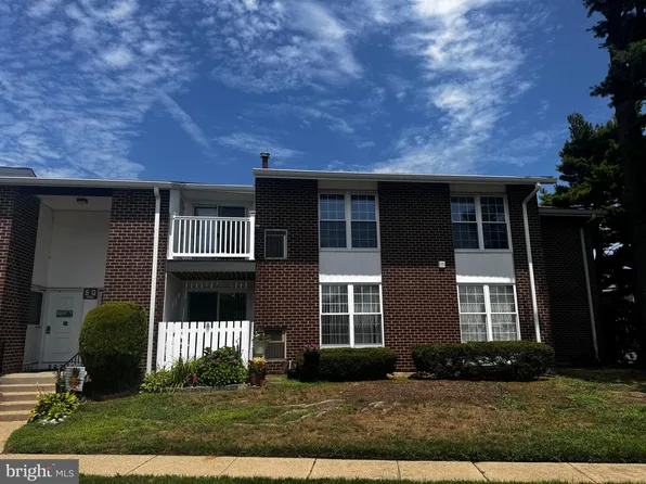 275 Green St APT 5Q5, Beverly, NJ 08010