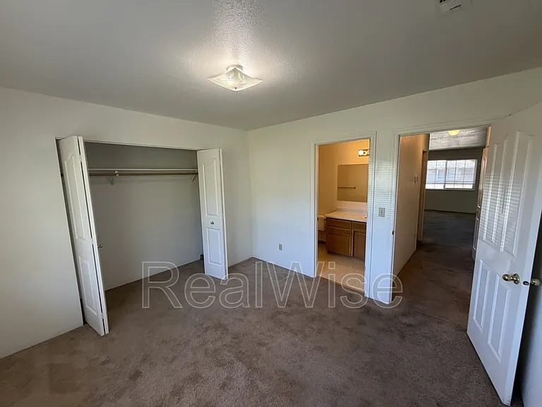 2145 NW Heidi Ln #D — Photo 6
