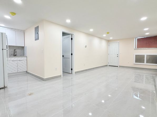 2226 E 27th St Floor 1