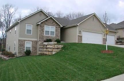 2nd image of 3803 Hunters Hill Dr