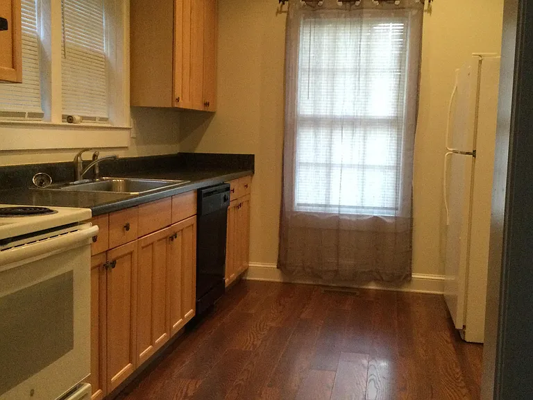605 W South Main St — Photo 8