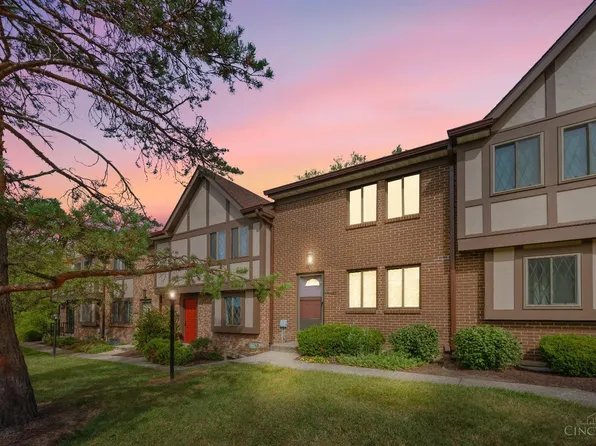 7517 Old English Dr, West Chester, OH 45069