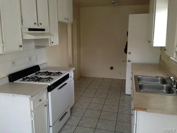 5th image of 444 E Evans St