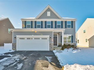 1328 Pine Valley Ln N, Catasauqua, PA 18032