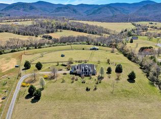 225 Dalewood Dr, Lexington, VA 24450