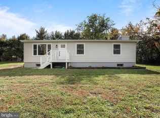 193 Cool Hollow Dr, Falling Waters, WV 25419