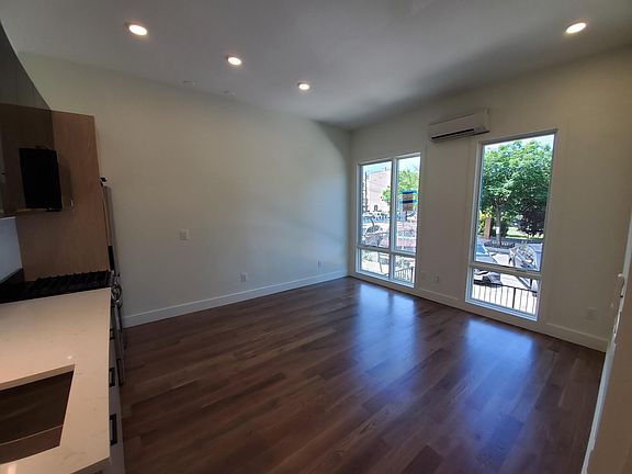 4th image of 117 Lafayette St #1C