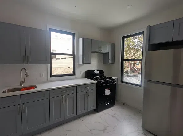 6042 54th Pl, Maspeth, NY