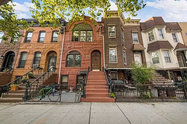 1st image of 523 Bainbridge St