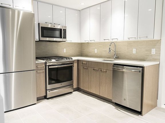 3rd image of 10440 Queens Blvd APT 16f