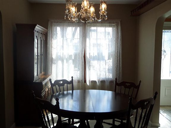 5th image of 505 Walker St