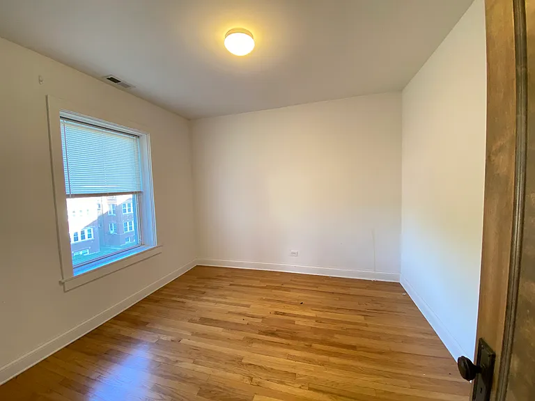 4435-37 W Gunnison St #3E — Photo 11