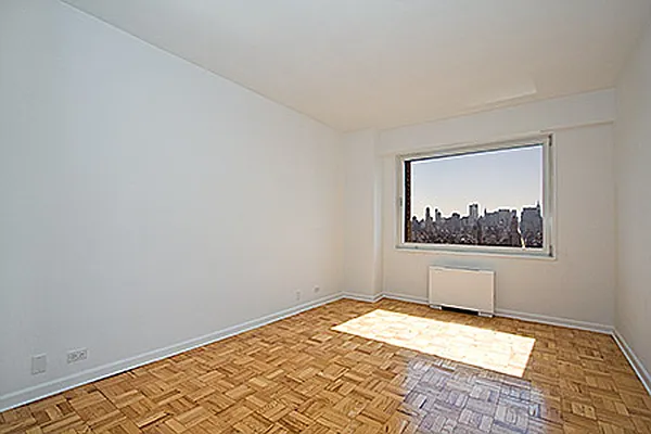 Rented by Adriana Arciello, LREB | media 17