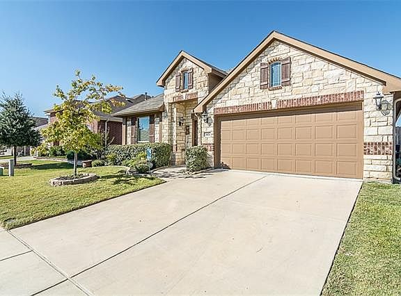 2nd image of 1421 Cockatiel Dr