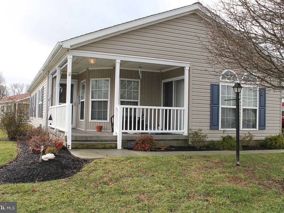 2nd image of 11 Coomb Ln #36