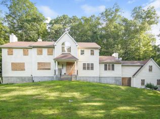 512 Union Valley Rd, Mahopac, NY 10541