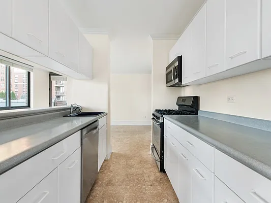 Sold by Sotheby's International Realty | media 4