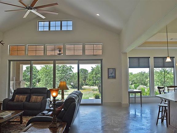 3rd image of 221 Tarrington Ln