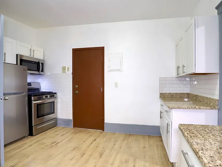 327 Jackson St #13 — Photo 19