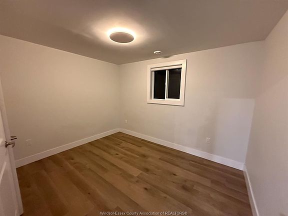 5th image of 730 Cabana Rd W #C