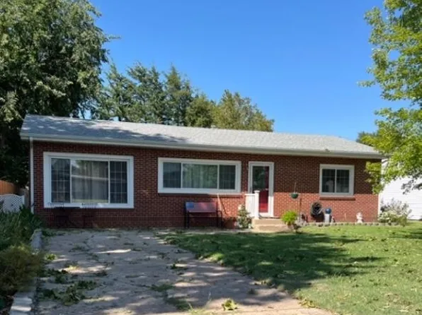 420 W 15th St, Larned, KS 67550