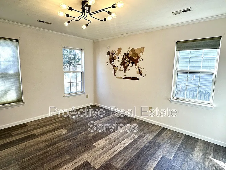 9385 Pine Tree Rd — Photo 5