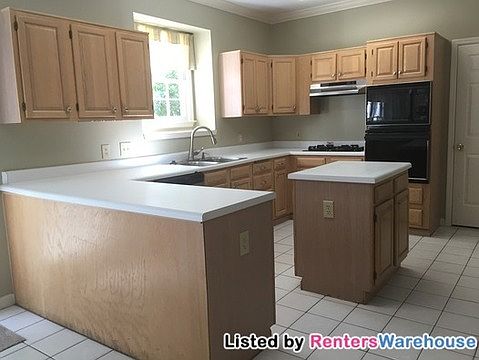 4th image of 175 Waterloch Ct