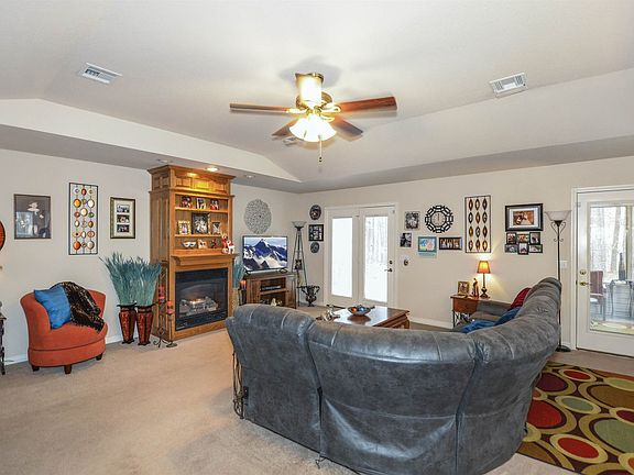 4th image of 15 Bassingham Dr
