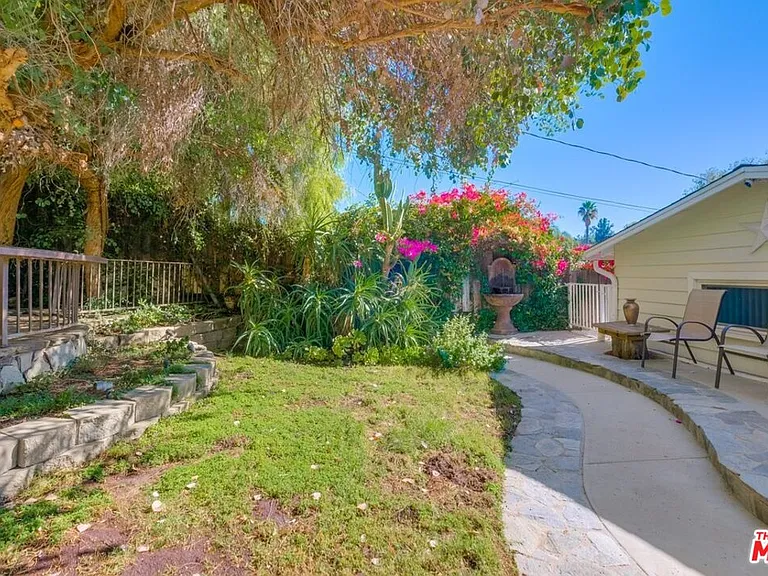 21447 Providencia St — Photo 73