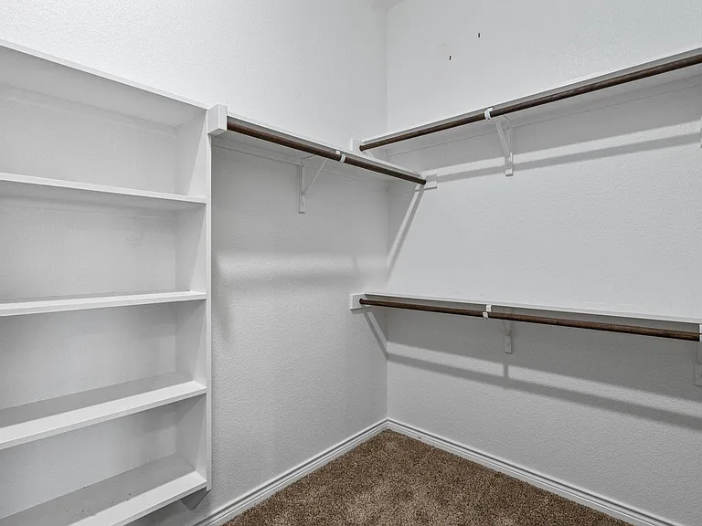 2104 Lake Cliff Dr — Photo 18