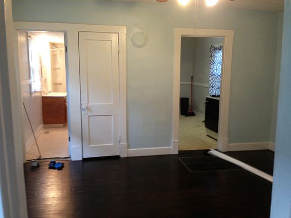 3rd image of 421 E Brandeis Ave