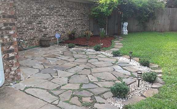 5th image of 421 SW 92nd St