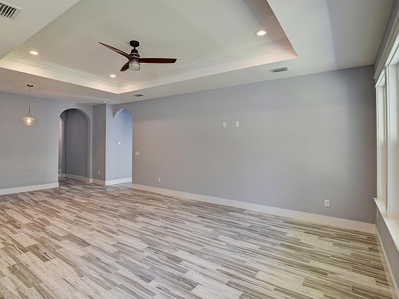 5th image of 620 Pinetree Dr