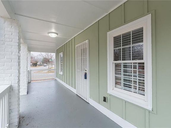 4th image of 3136 E Point St