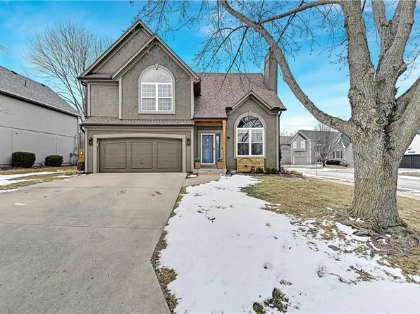 4717 Millridge St, Shawnee, KS 66226